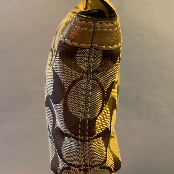 Coach Wristlet - Picture 8 of 9